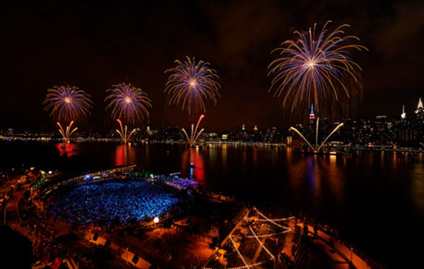 Macy’s 4th of July Fireworks, New York, NY Macy’s 4th of July Fireworks, New York, NY
