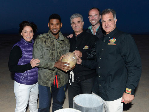 Usher with the Macy's and Pyro Spectaculars production team. 