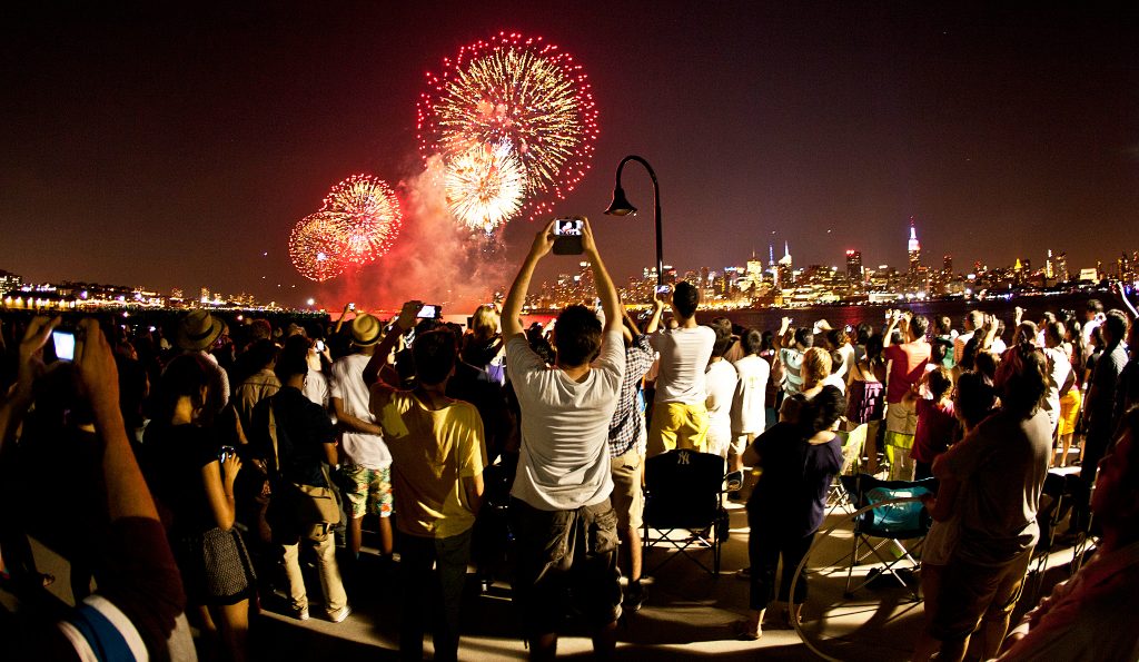 Spectators watching the Macy’s show in 2013 from Hoboken, via Anthony Quintano/Flickr