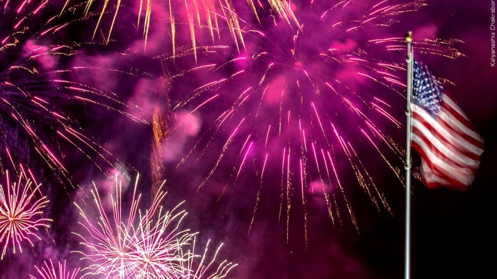 4th of July fireworks mgn.(Kalyanashis Chakraborty / CC BY 2.0)